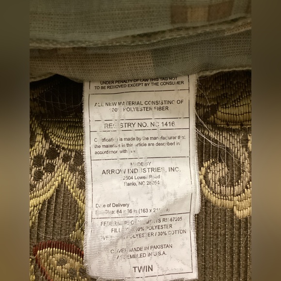 Arrow 3 pc Reversible Comforter Set-Twin Size - Picture 7 of 15